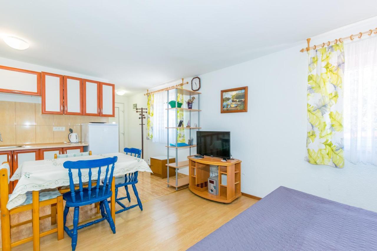 Cozy Apartments Emina Near The Sea Премантура Екстериор снимка