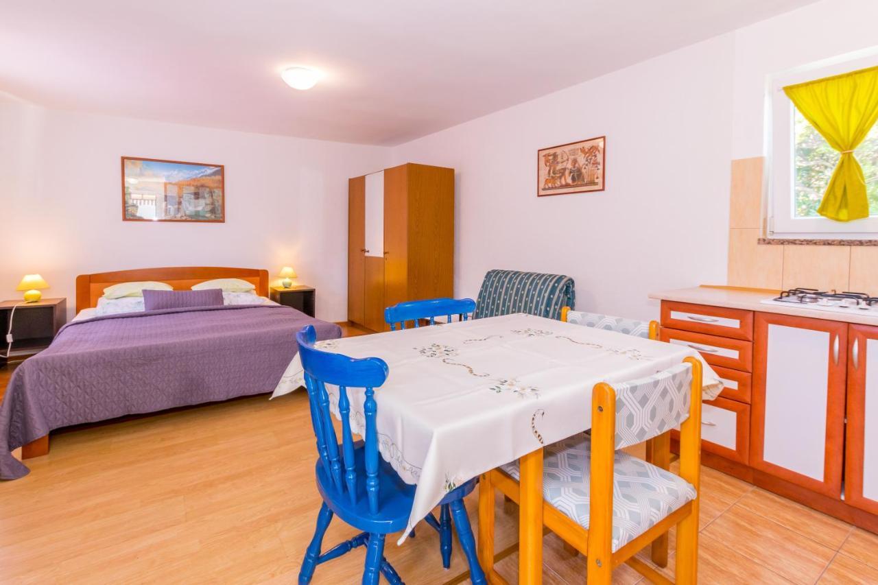 Cozy Apartments Emina Near The Sea Премантура Екстериор снимка